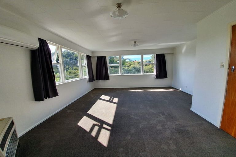 Photo of property in 38 Oswald Crescent, Paparangi, Wellington, 6037