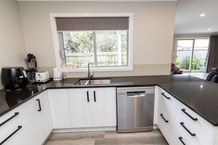 Photo of property in 12a Palmer Crescent, Silverstream, Upper Hutt, 5019