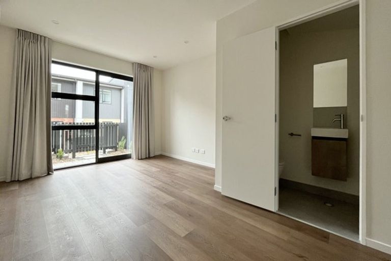 Photo of property in 7/476 West Coast Road, Glen Eden, Auckland, 0602