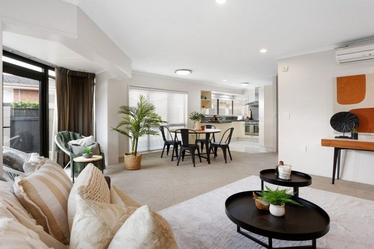 Photo of property in 405b Devonport Road, Tauranga South, Tauranga, 3112