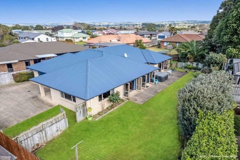 Photo of property in 5 Ernest Shackleton Place, Waiuku, 2123