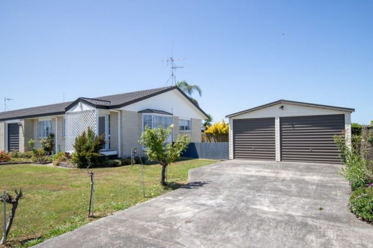 Photo of property in 39 Darlington Street, Ngatea, 3503