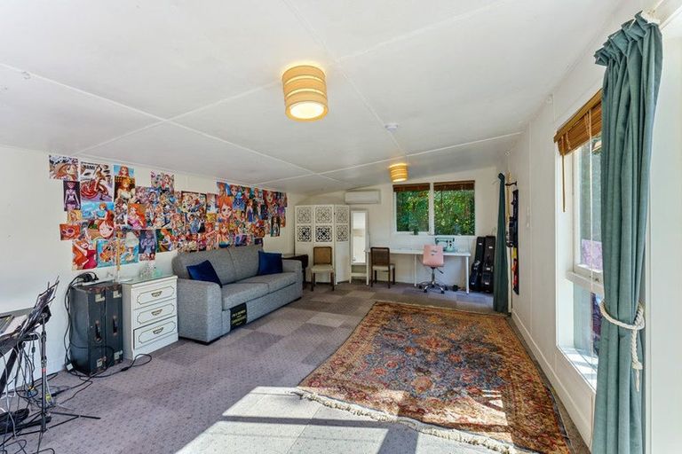 Photo of property in 15 Alexander Street, Waikanae, 5036