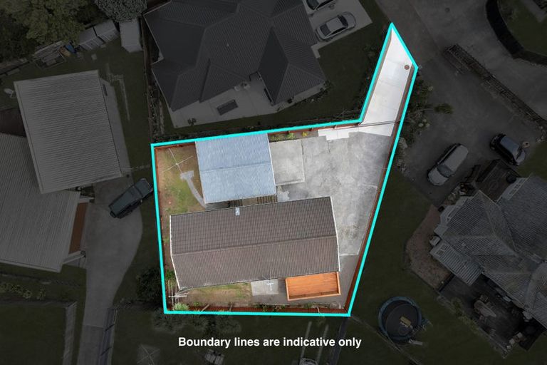 Photo of property in 2/81 Harmel Road, Glendene, Auckland, 0602