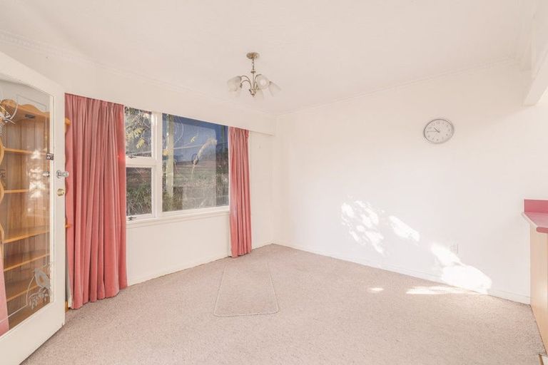 Photo of property in 7b Karitane Drive, Cashmere, Christchurch, 8022