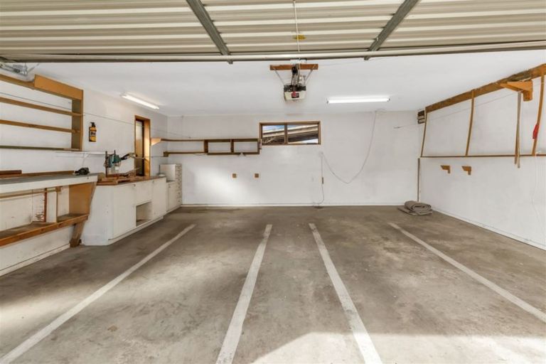 Photo of property in 11 Rossiter Avenue, Redwood, Christchurch, 8051