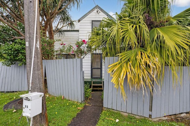 Photo of property in 23/24 Beswick Place, Birkdale, Auckland, 0626