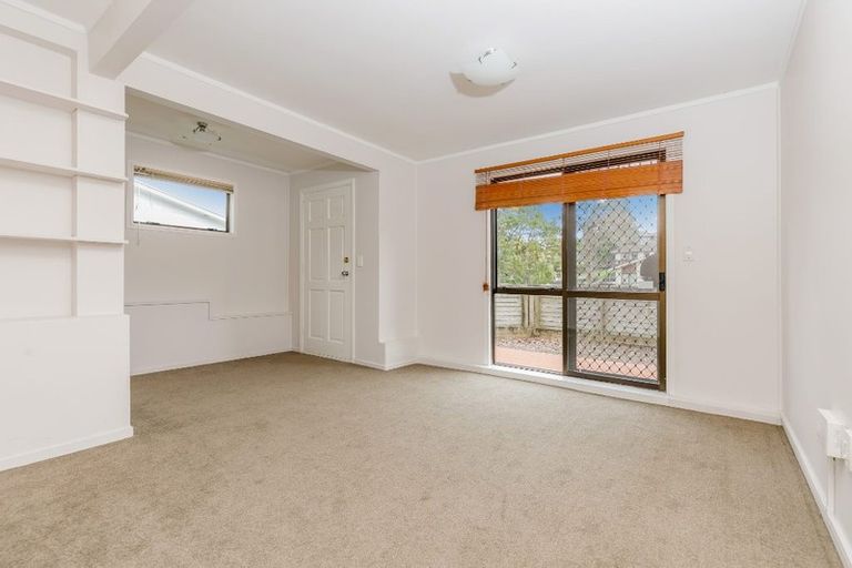 Photo of property in 68 Powrie Street, Glenfield, Auckland, 0629