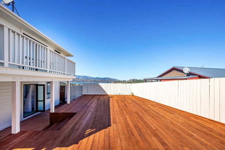 Photo of property in 6 Tamahine Street, Maupuia, Wellington, 6022