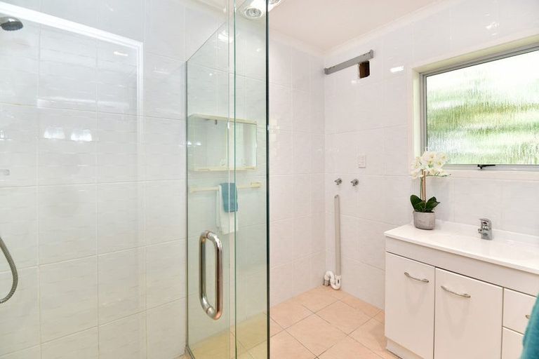 Photo of property in 1017 Whangaparaoa Road, Tindalls Beach, Whangaparaoa, 0930