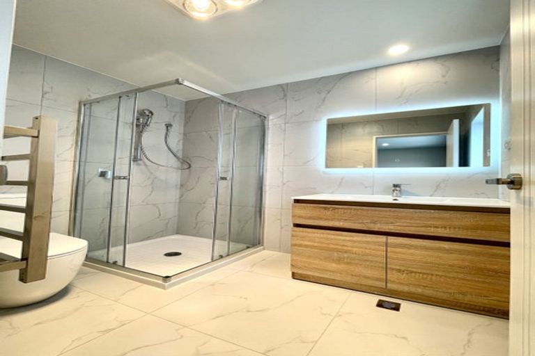 Photo of property in 30 Auranga Drive, Karaka, 2113