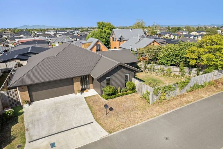 Photo of property in 5 Faber Place, Rototuna North, Hamilton, 3210