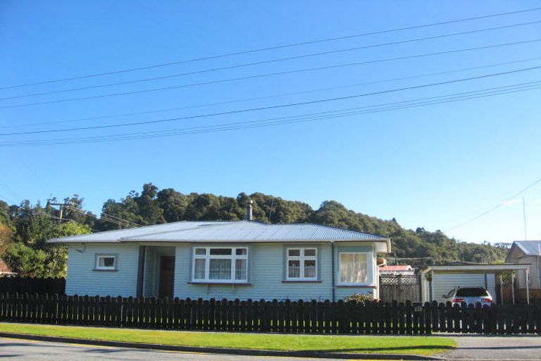 Photo of property in 118 Sinnott Road, Greymouth, 7805