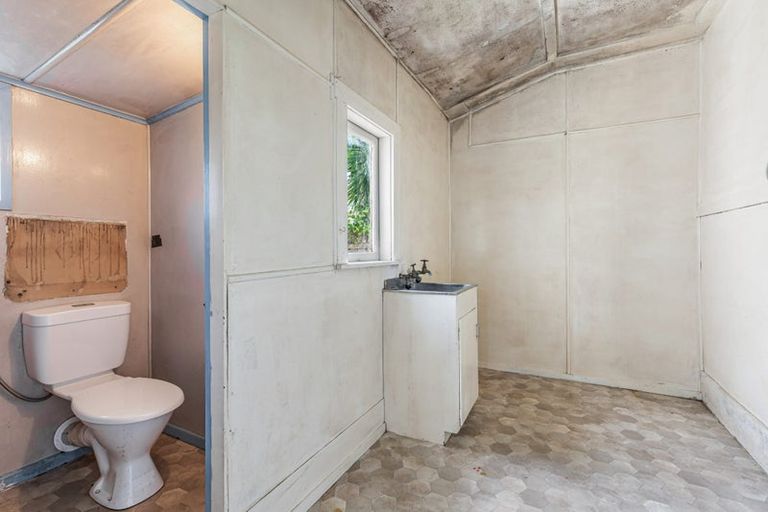 Photo of property in 36 Rimu Street, New Lynn, Auckland, 0600