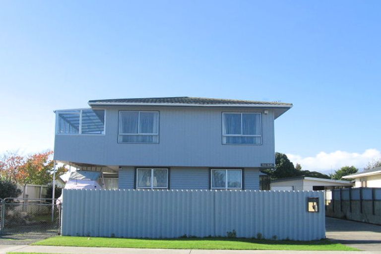 Photo of property in 15 Mazengarb Road, Paraparaumu Beach, Paraparaumu, 5032