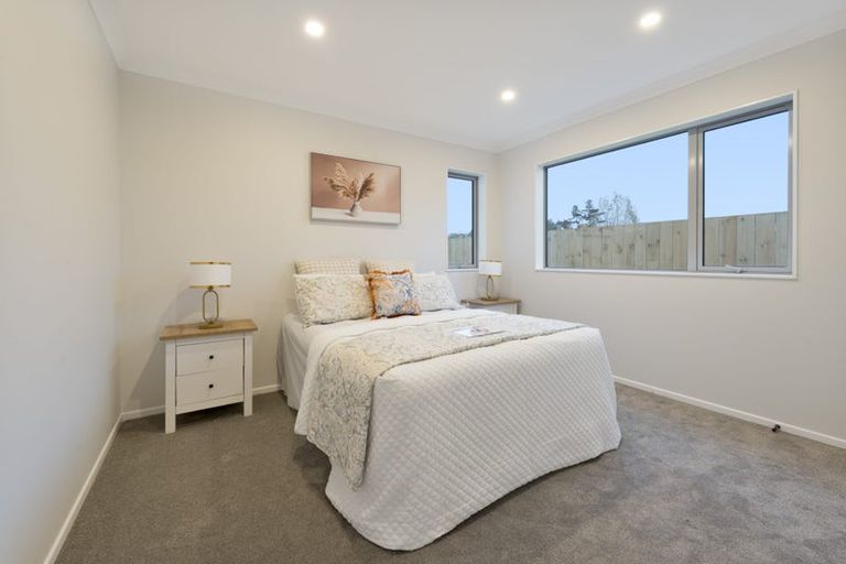 Photo of property in 41d Candia Road, Swanson, Auckland, 0614