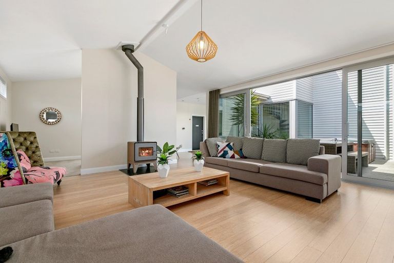 Photo of property in 1220a Papamoa Beach Road, Papamoa Beach, Papamoa, 3118