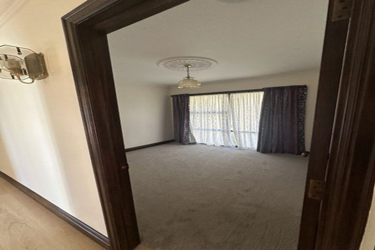 Photo of property in 4 Toi Toi Place, Northcote, Auckland, 0627