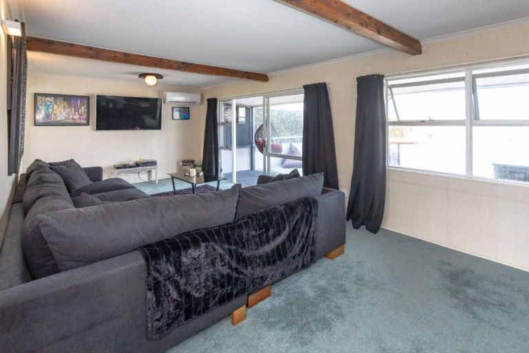 Photo of property in 320 Ocean Road, Whangamata, 3620