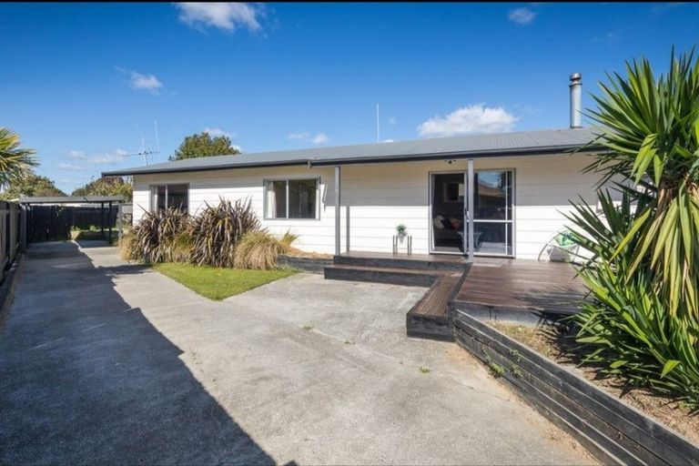 Photo of property in 19b Hilton Grove, Kelvin Grove, Palmerston North, 4414