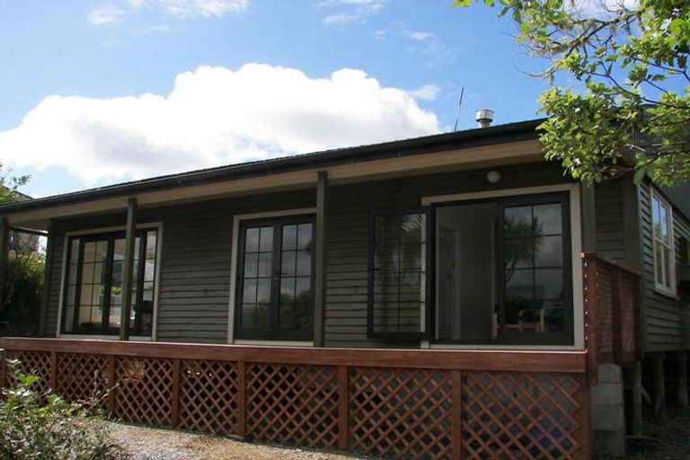 Photo of property in 23 Koe Street, Moana, 7872