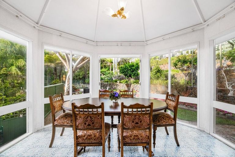 Photo of property in 32 Deane Avenue, Titirangi, Auckland, 0604