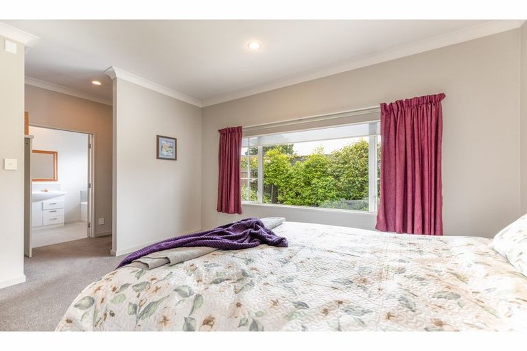 Photo of property in 35 Gresford Street, Edgeware, Christchurch, 8013