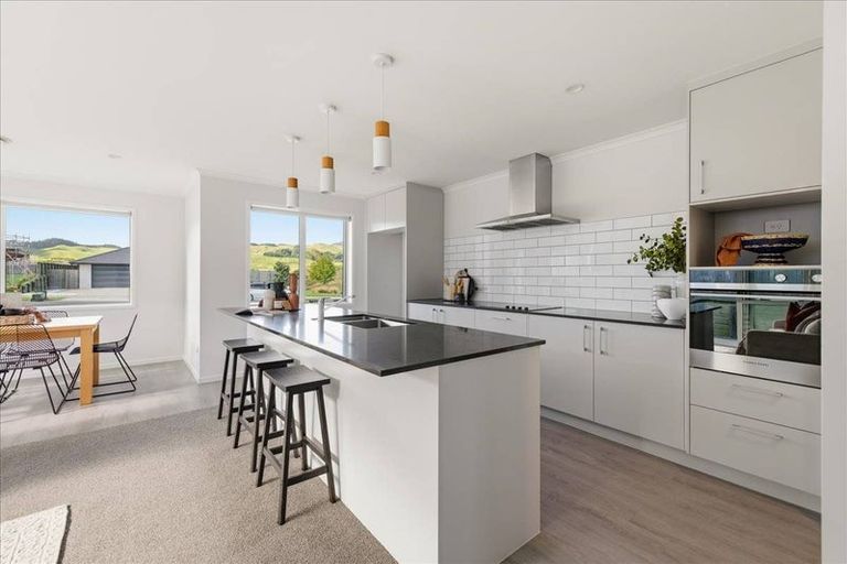 Photo of property in 6 Kohekohe Drive, Owhata, Rotorua, 3010