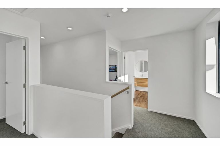 Photo of property in 10 Miromiro Street, Broomfield, Christchurch, 8042