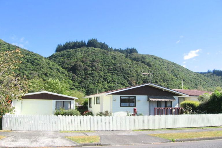 Photo of property in 6f1- Gemstone Drive, Birchville, Upper Hutt, 5018