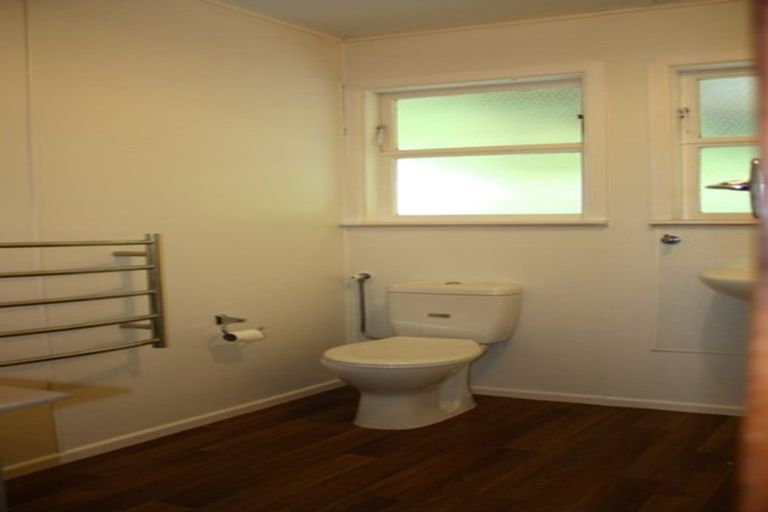 Photo of property in 139 Pinehaven Road, Pinehaven, Upper Hutt, 5019
