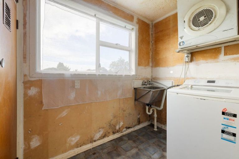 Photo of property in 63 Oakfield Crescent, Pukete, Hamilton, 3200