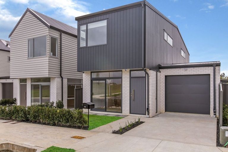 Photo of property in 15 Horomia Road, Karaka, Papakura, 2113