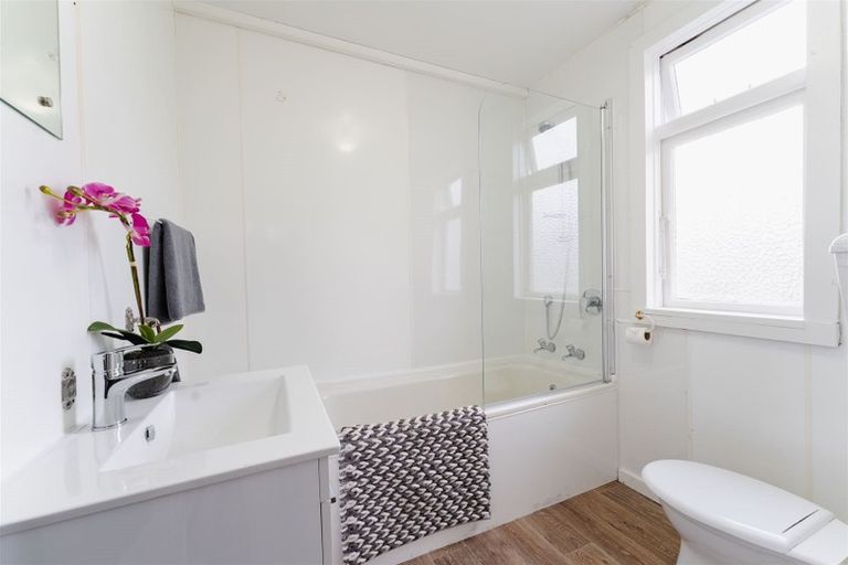 Photo of property in 9 Bay View Road, South Dunedin, Dunedin, 9012