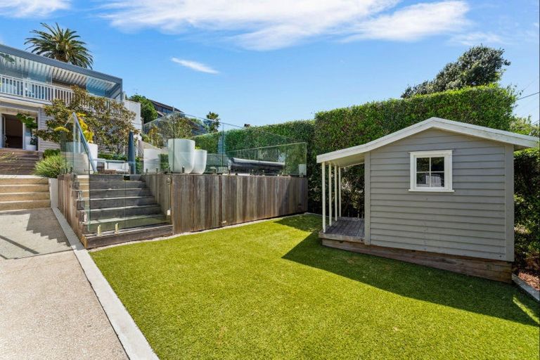 Photo of property in 8 Alfred Street, Northcote Point, Auckland, 0627