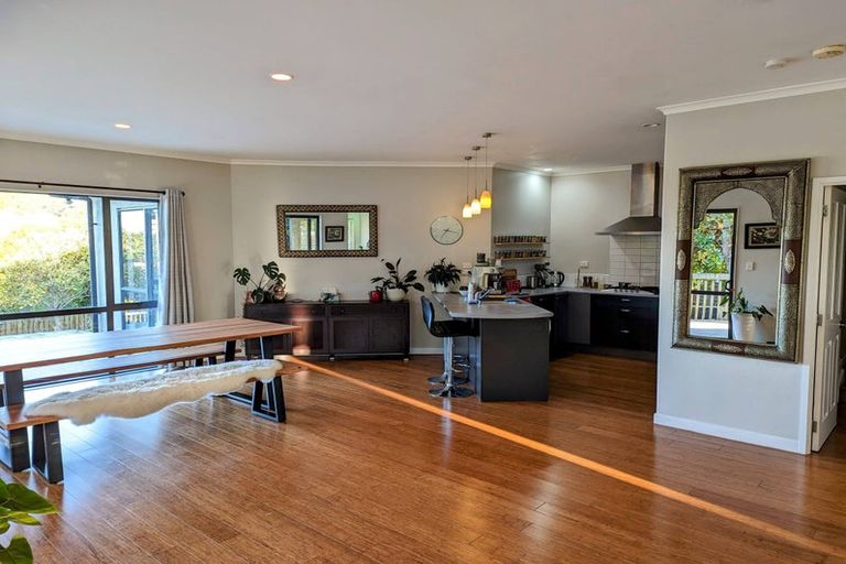 Photo of property in 180 Kittiwake Drive, Schnapper Rock, Auckland, 0632