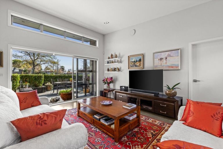 Photo of property in 24a Ferry Road, Clive, 4102