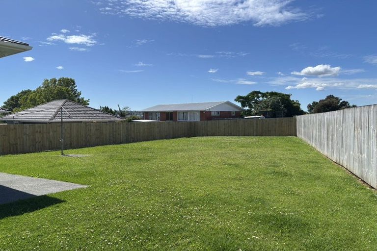 Photo of property in 31 School Road, Te Atatu South, Auckland, 0610