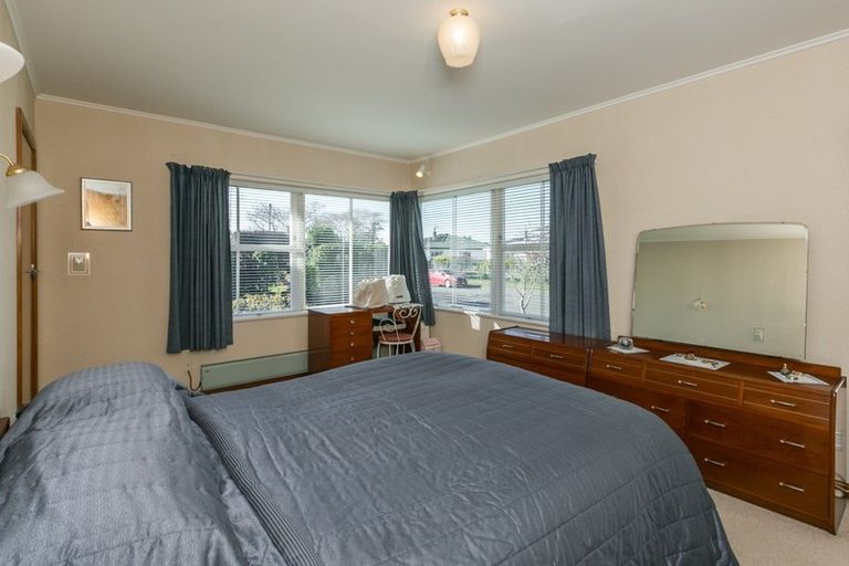 Photo of property in 18 Pembroke Street, Taradale, Napier, 4112
