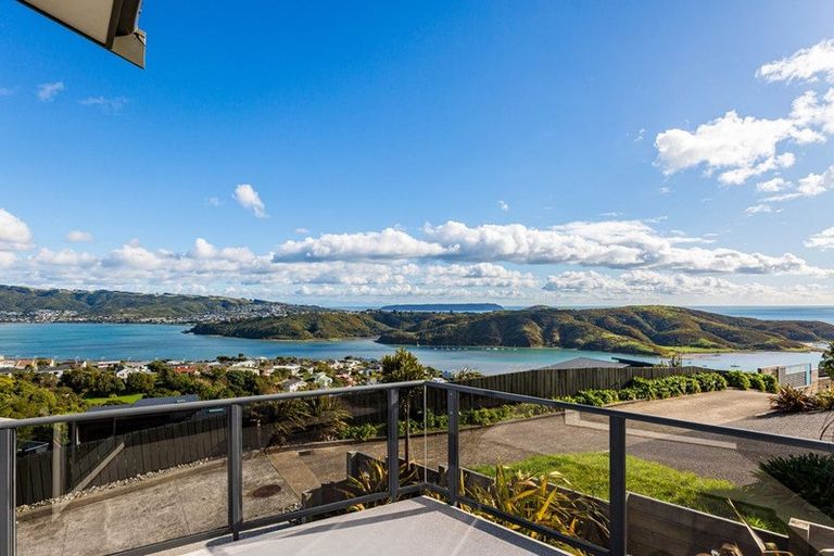 Photo of property in 6 Seascape View, Paremata, Porirua, 5024