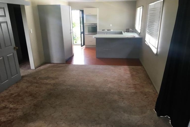 Photo of property in 3199 Great North Road, New Lynn, Auckland, 0600