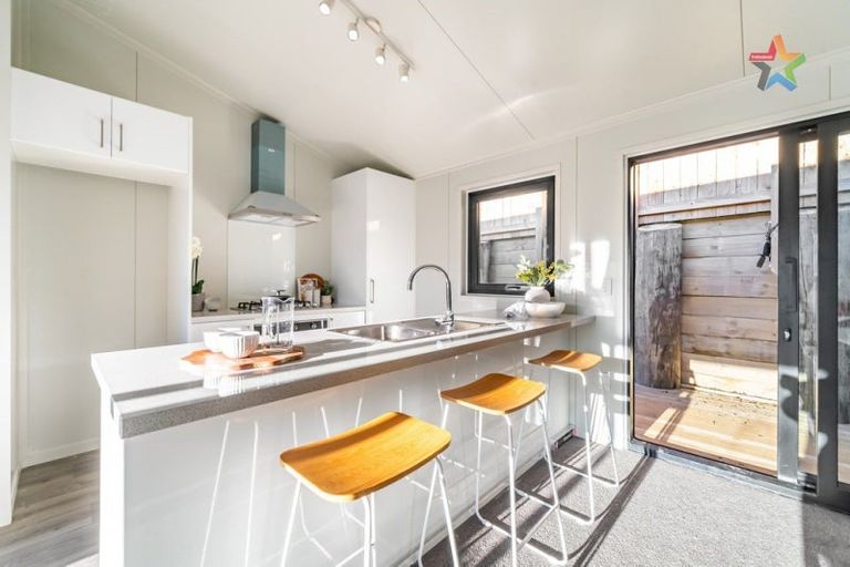 Photo of property in 18d Norana Road, Maoribank, Upper Hutt, 5018