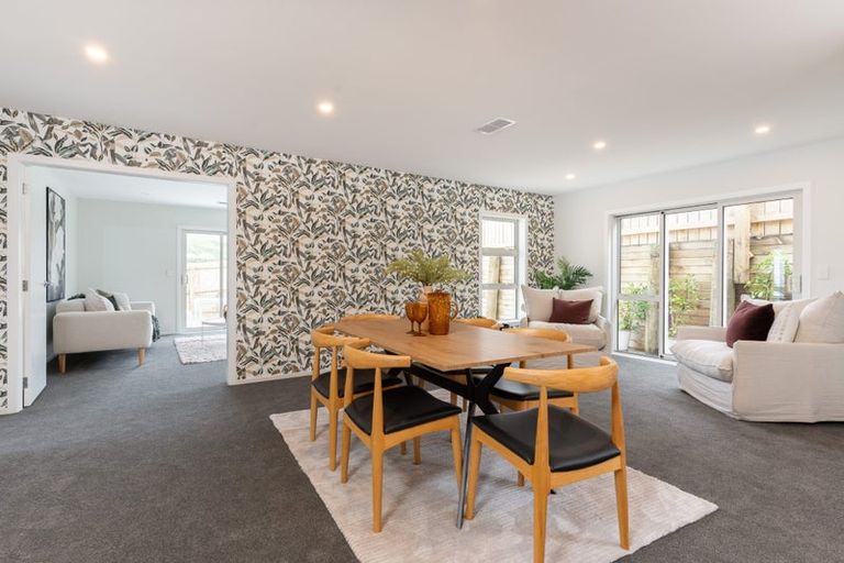 Photo of property in 1 Pine Hill Rise, Glenside, Wellington, 6037