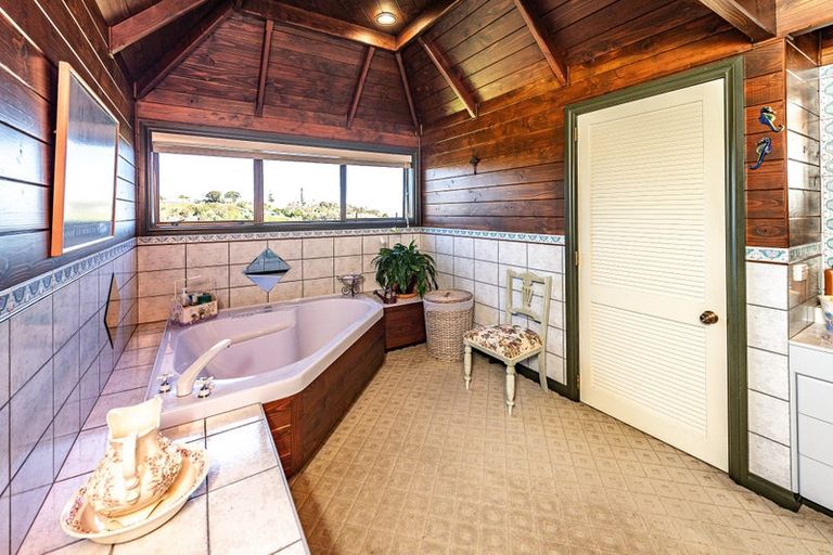 Photo of property in 22 Shakespeare Road, Bastia Hill, Whanganui, 4500