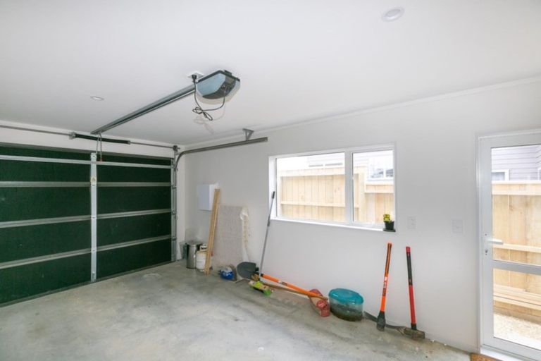 Photo of property in 7 Epic Way, Newlands, Wellington, 6037