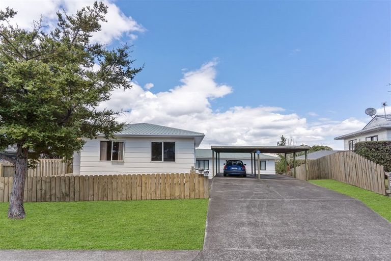Photo of property in 5 Kinvig Place, Ranui, Auckland, 0612