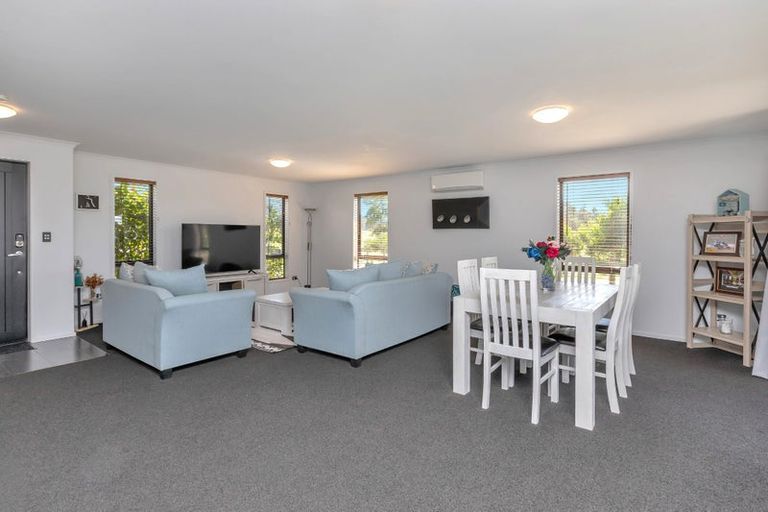 Photo of property in 33 Ocean View Rise, Ruakaka, 0116