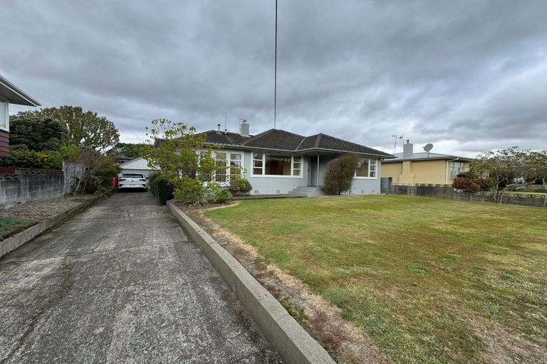 Photo of property in 12 Wincanton Place, Awapuni, Palmerston North, 4412