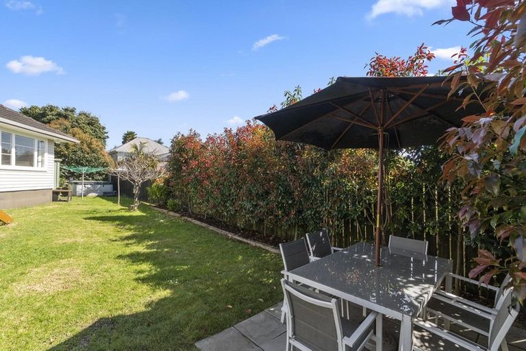 Photo of property in 4 Glenford Lane, Te Atatu Peninsula, Auckland, 0610