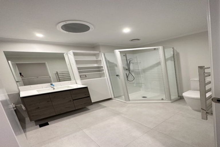 Photo of property in 4 Malcolm Calder Road, Hobsonville, Auckland, 0616